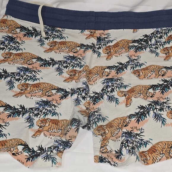 Tiger and Bamboo tree printed shorts, Size XL (40-42) No Boundaries - Picture 12 of 12
